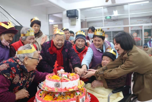 惠及20万人！去年东莞福彩公益金发放高龄津贴8000万元